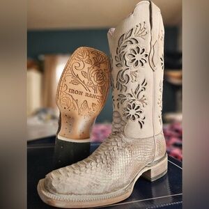 Iron Ranch Cutout Floral Western Boots - Light Beige